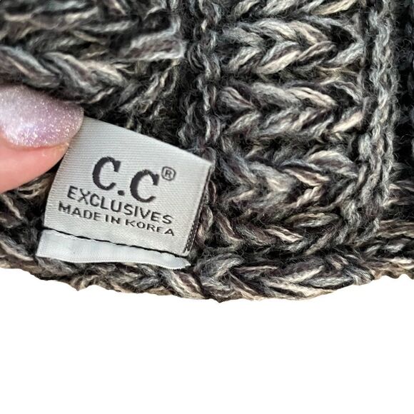 C. C ~ Grey ponytail beanie ~ One size - Picture 4 of 5